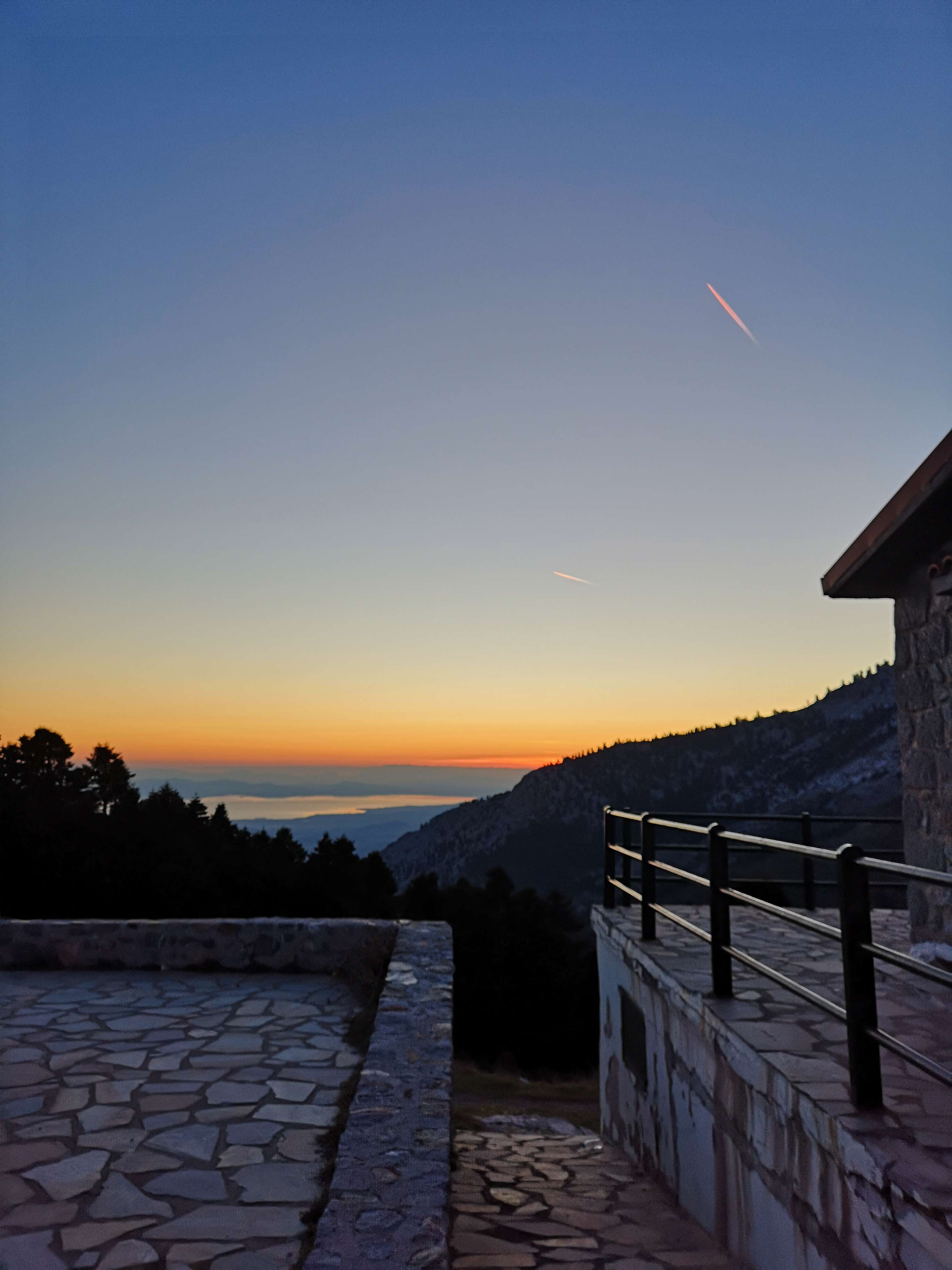 Ανατολή Δίρφυς