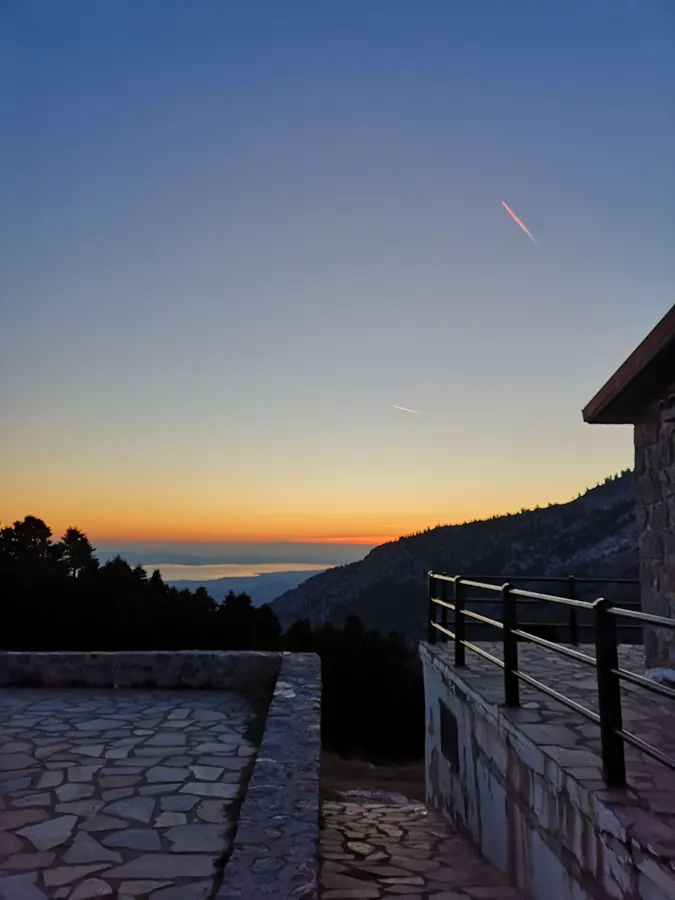 Ανατολή Δίρφυς